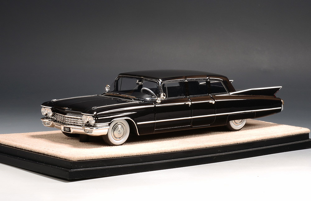 STM60102 A1960 Cadillac Fleetwood 75 Limousine.jpg