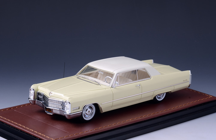 GLM120102 Cadillac Coupe de Ville 1966 Cream A.jpg