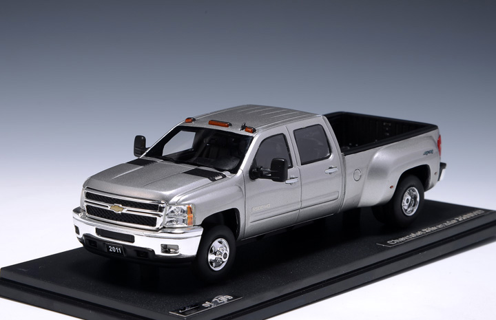 1/43 Chevrolet Silverado Bigdooley Pick-up 2011 Silver