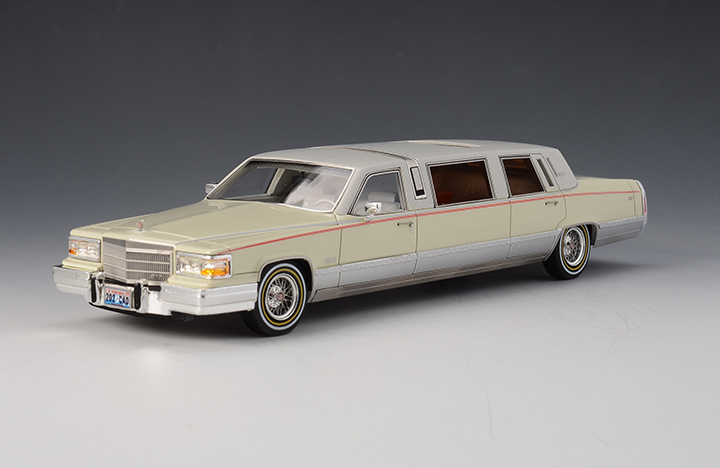 1/18 1991 Cadillac Fleetwood Limousine White