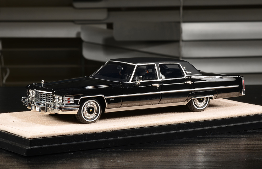 1/43 STM74203 1974 Cadillac Fleetwood Brougham Black