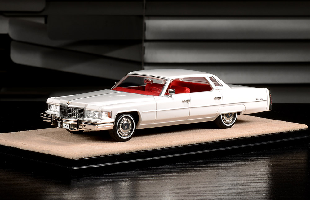 1/43 STM76501 1976 Cadillac Sedan deVille Cotillion White