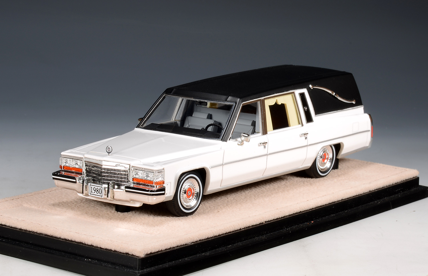 1/43 STM80802 1980 Cadillac Superior Hearse White