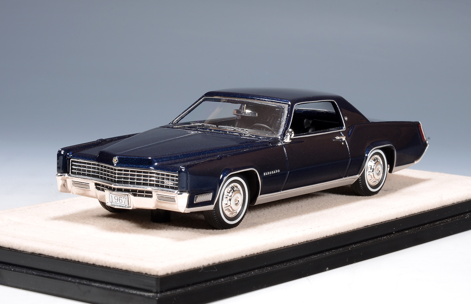 1/43 STM67001 1967 Cadillac Fleetwood Eldorado Atlantis Firemist