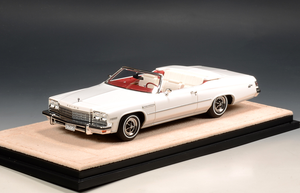 1/43 STM753005 1975 Buick LeSabre Custom Convertible Open Top White