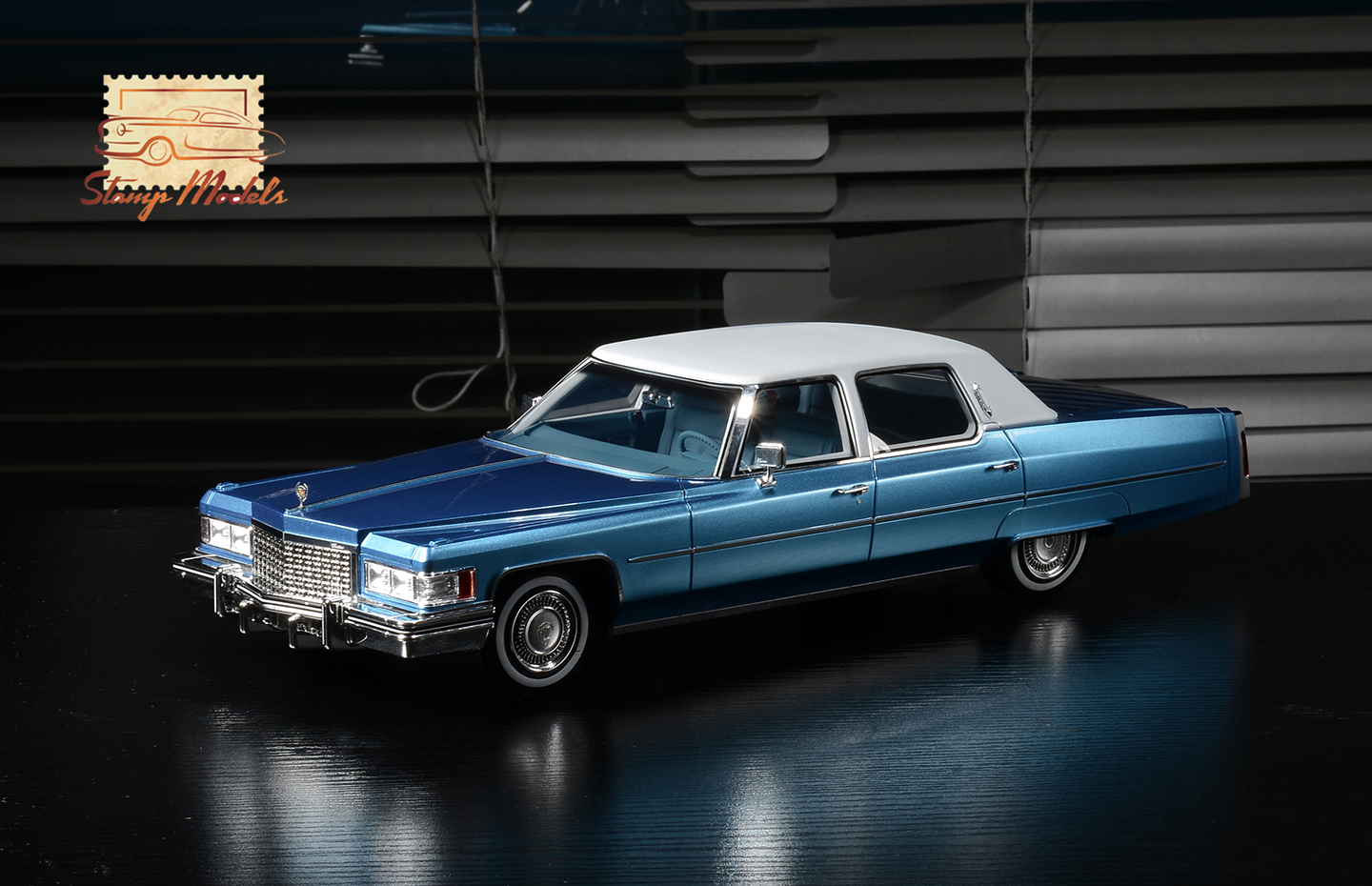 1/18 STM1976201 1976 Cadillac Fleetwood Sixty Special Brougham Crystal Blue
