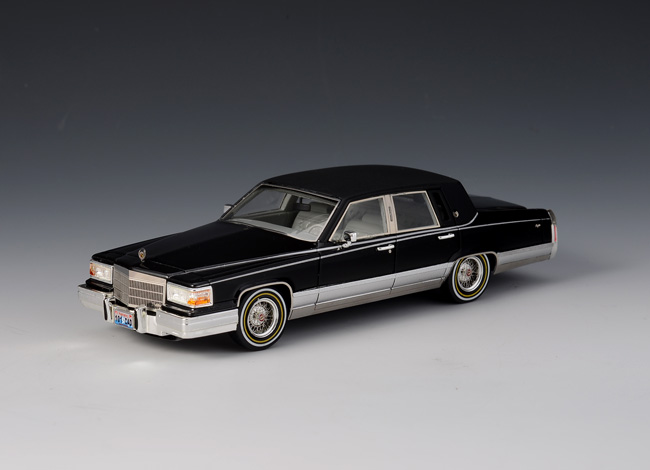1/43 Cadillac Brougham 1991 Black