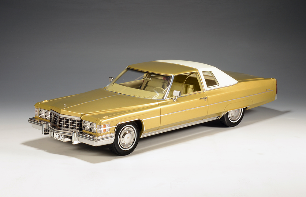 1/18 STM1974604 1974 Cadillac Coupe deVille Promenade Gold Metallic